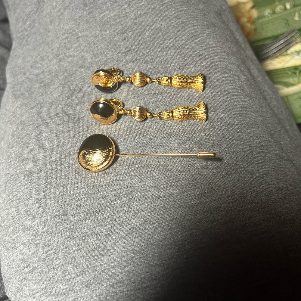 Vintage Avon Gold and Black Earrings Set